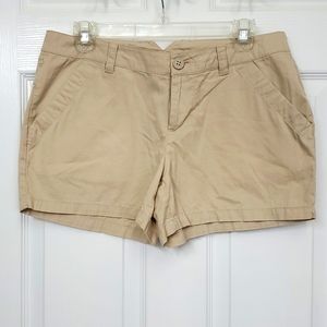 Columbia khaki shorts size 6 with a 4-inch inseam. Like new condition